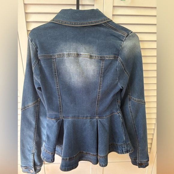 Fitted Blue Denim Peplum Jean Jacket - Picture 5 of 5